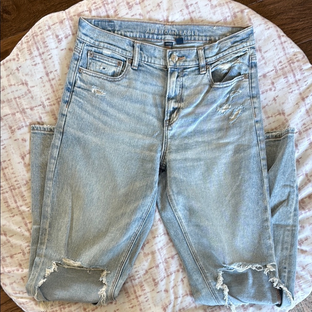 American Eagle Outfitters Light Blue Distressed Straight Jeans size 8 XLong